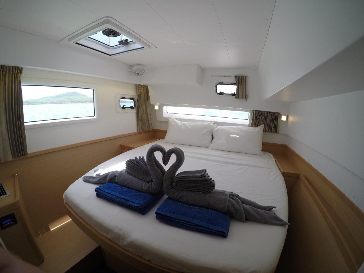 Lagoon 42 - 4 + 2 cab. — photo 11