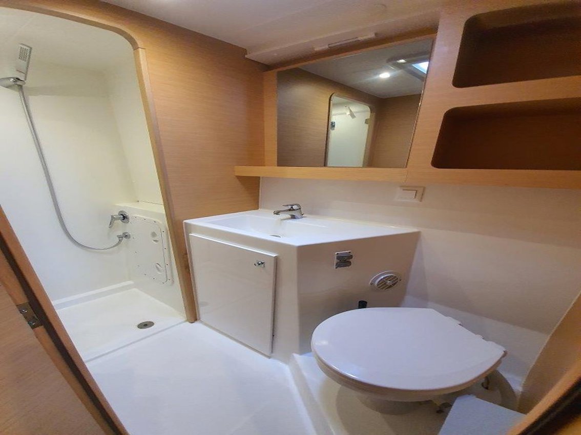 Lagoon 42 - 4 + 2 cab. — photo 12