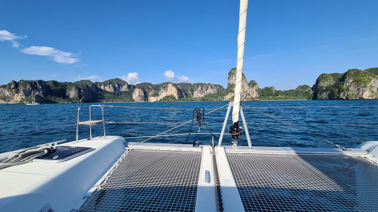 Lagoon 42 - 4 + 2 cab. — photo 8
