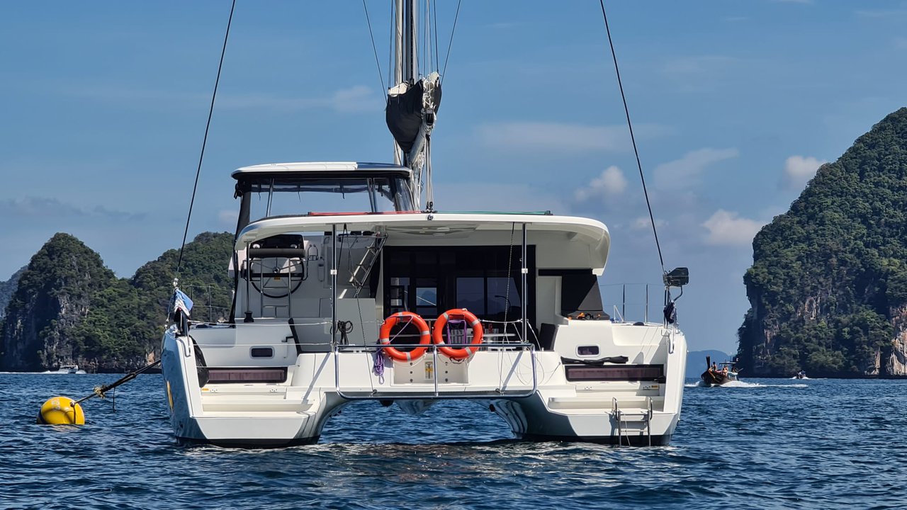Lagoon 42 - 4 + 2 cab. — photo 9