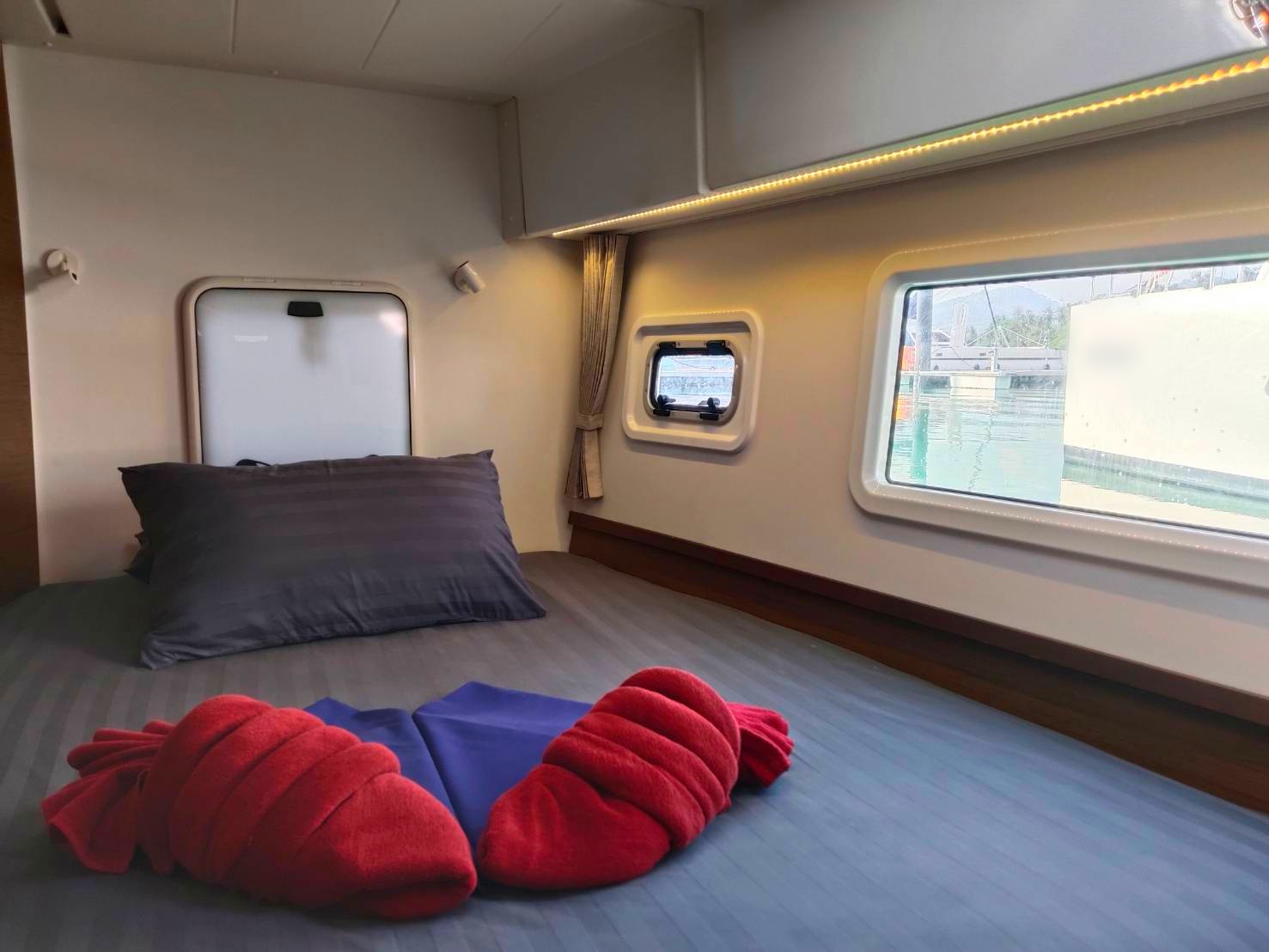 Lagoon 42 - 4 + 2 cab. — photo 14