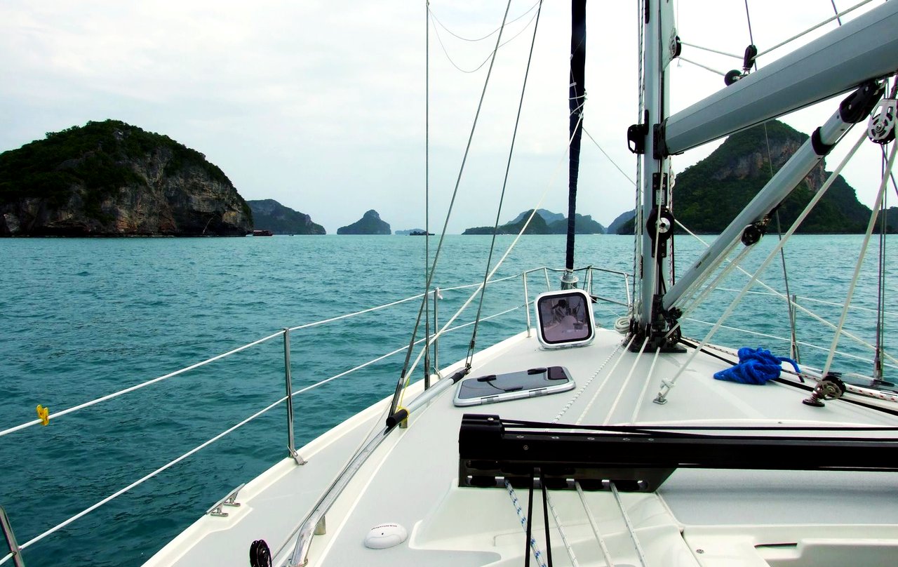 Catalina 375 — photo 3