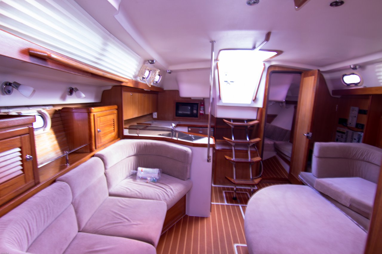 Catalina 375 — photo 9