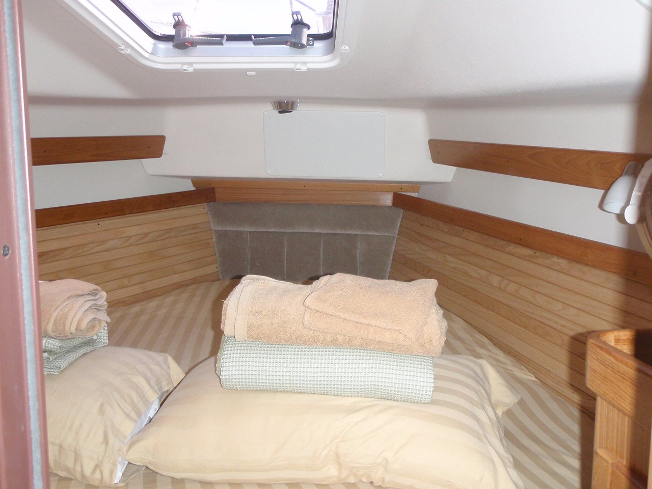 Catalina 375 — photo 10