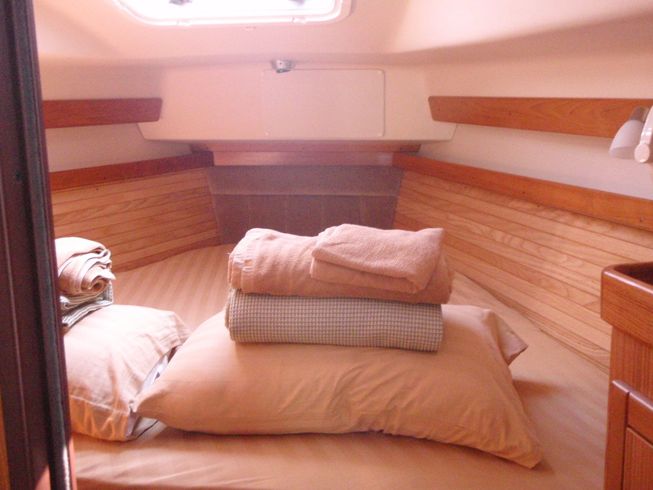 Catalina 375 — photo 11