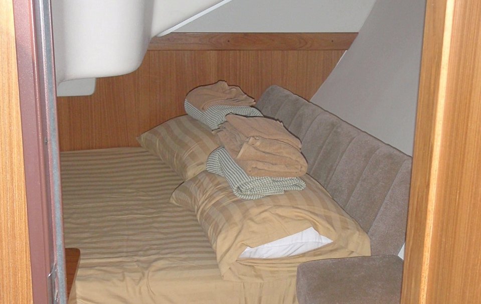 Catalina 375 — photo 12
