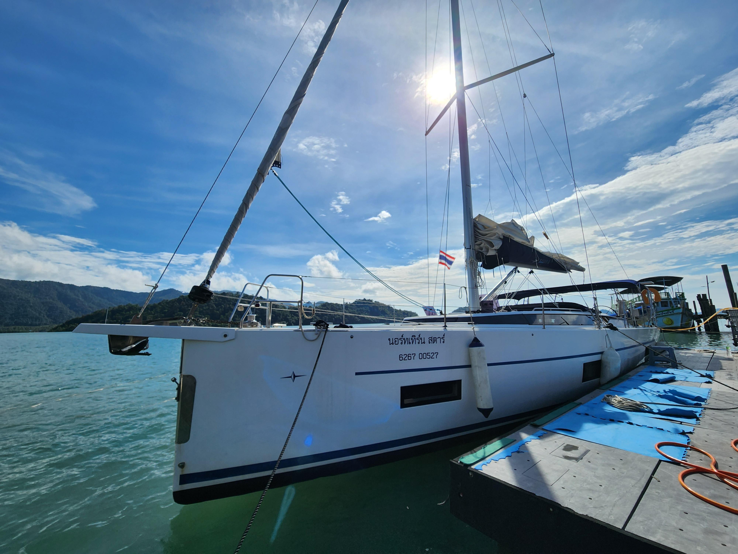 Bavaria C45 - 4 cab. — photo 3