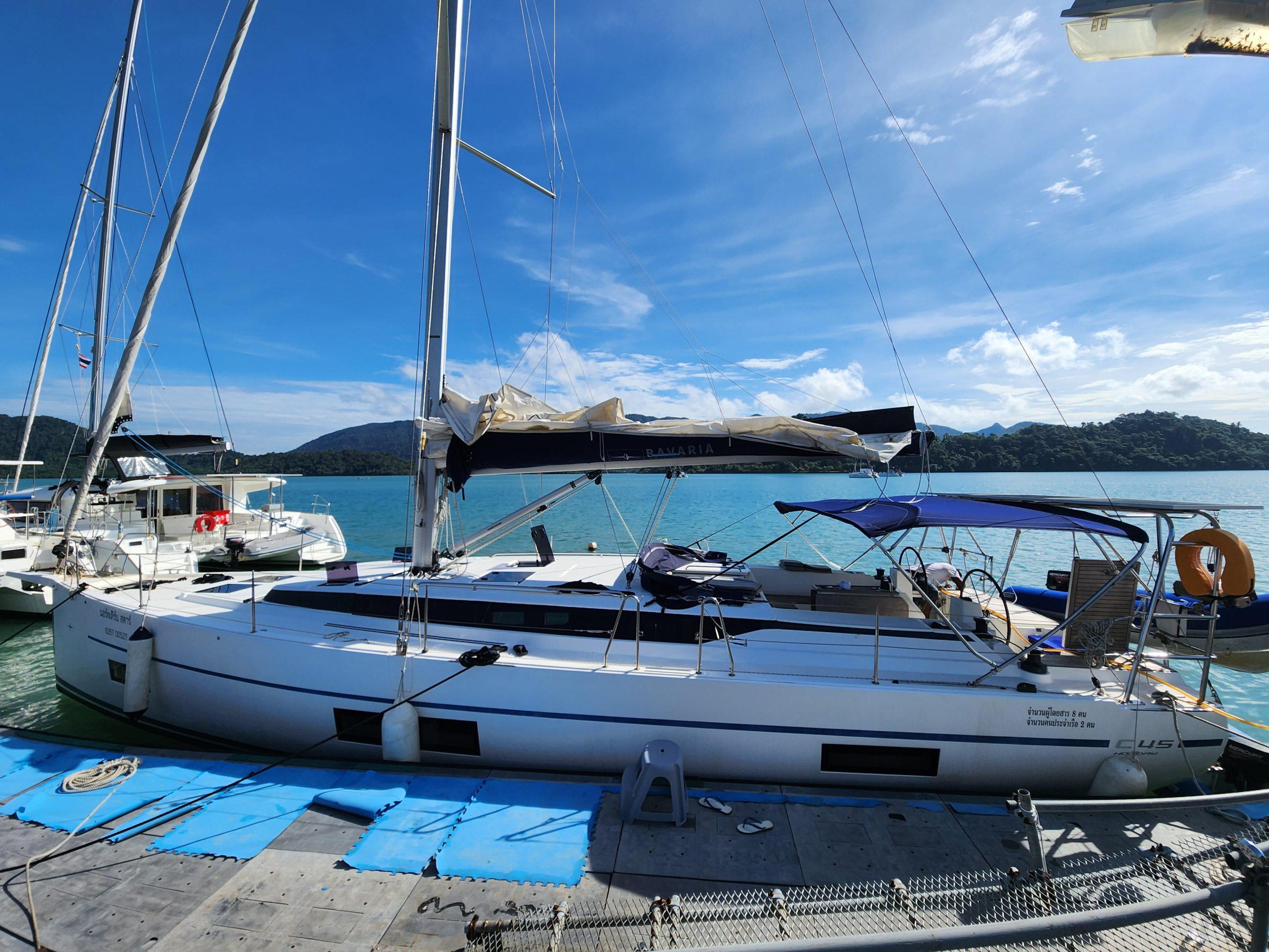 Bavaria C45 - 4 cab. — photo 4