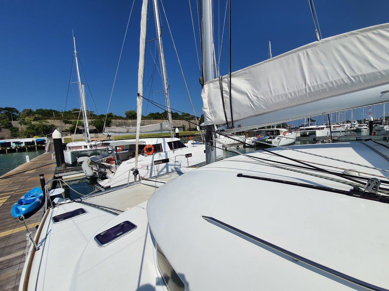 Lagoon 380 - 4 + 1 cab. — photo 5