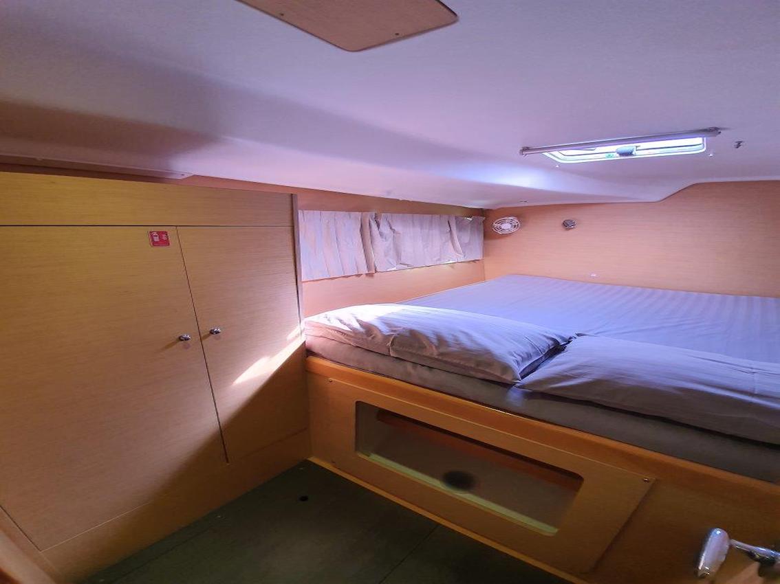 Lagoon 380 - 4 + 1 cab. — photo 10