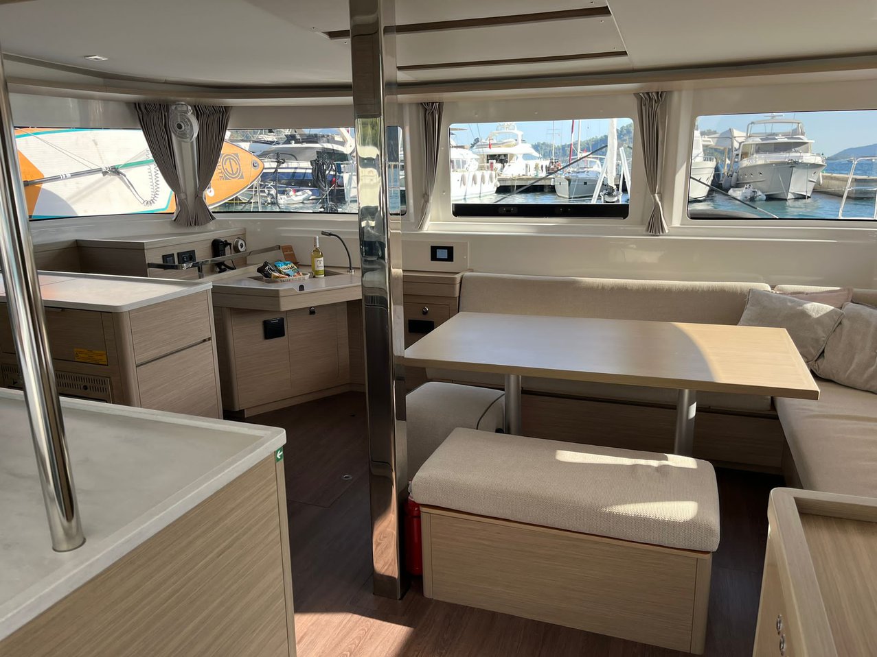 Lagoon 46 - 4 + 1 cab. — photo 7