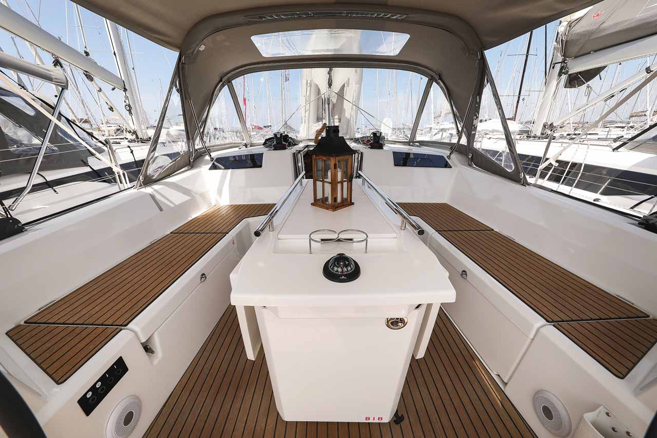 Oceanis 40.1 ELECTRIC — photo 8