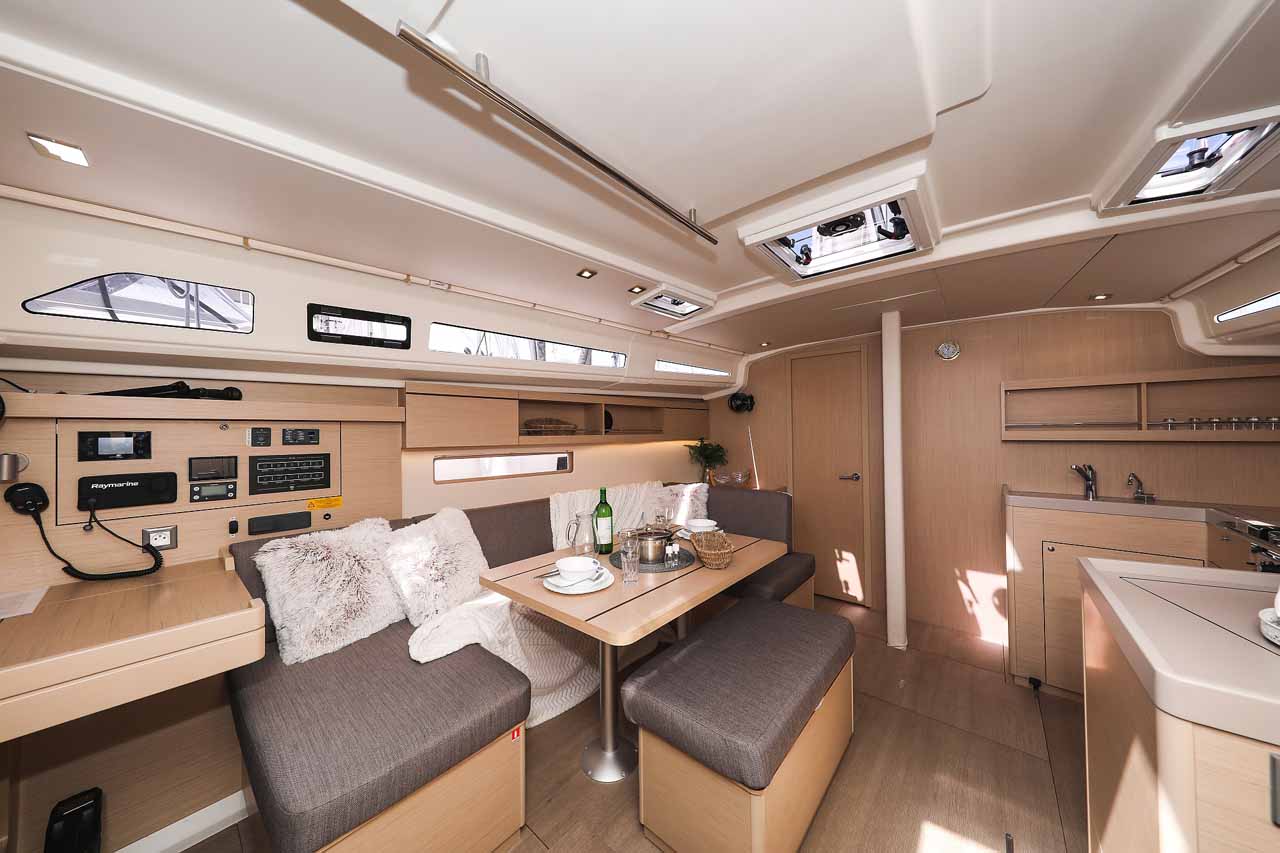 Oceanis 40.1 ELECTRIC — photo 11