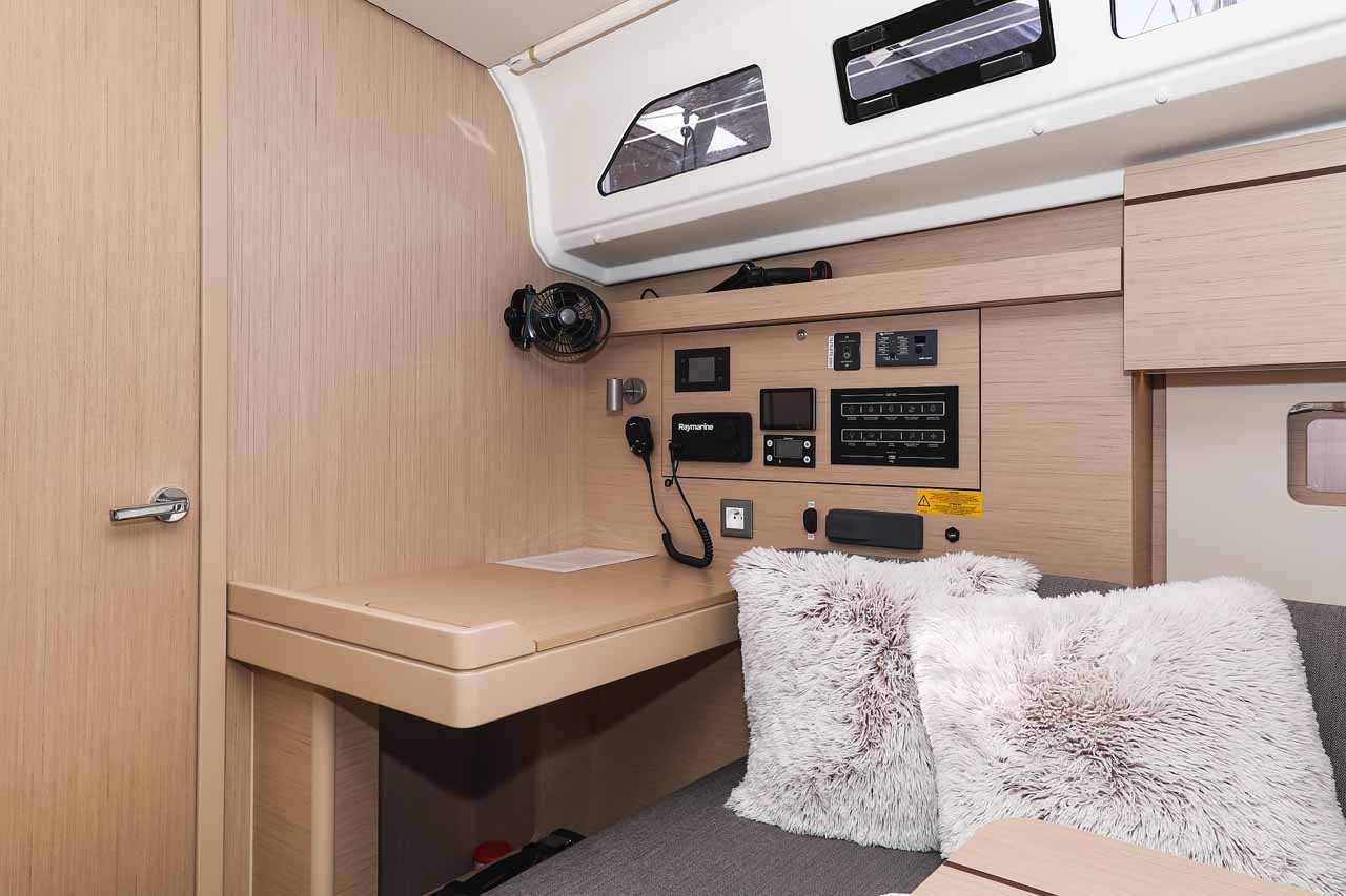 Oceanis 40.1 ELECTRIC — photo 18