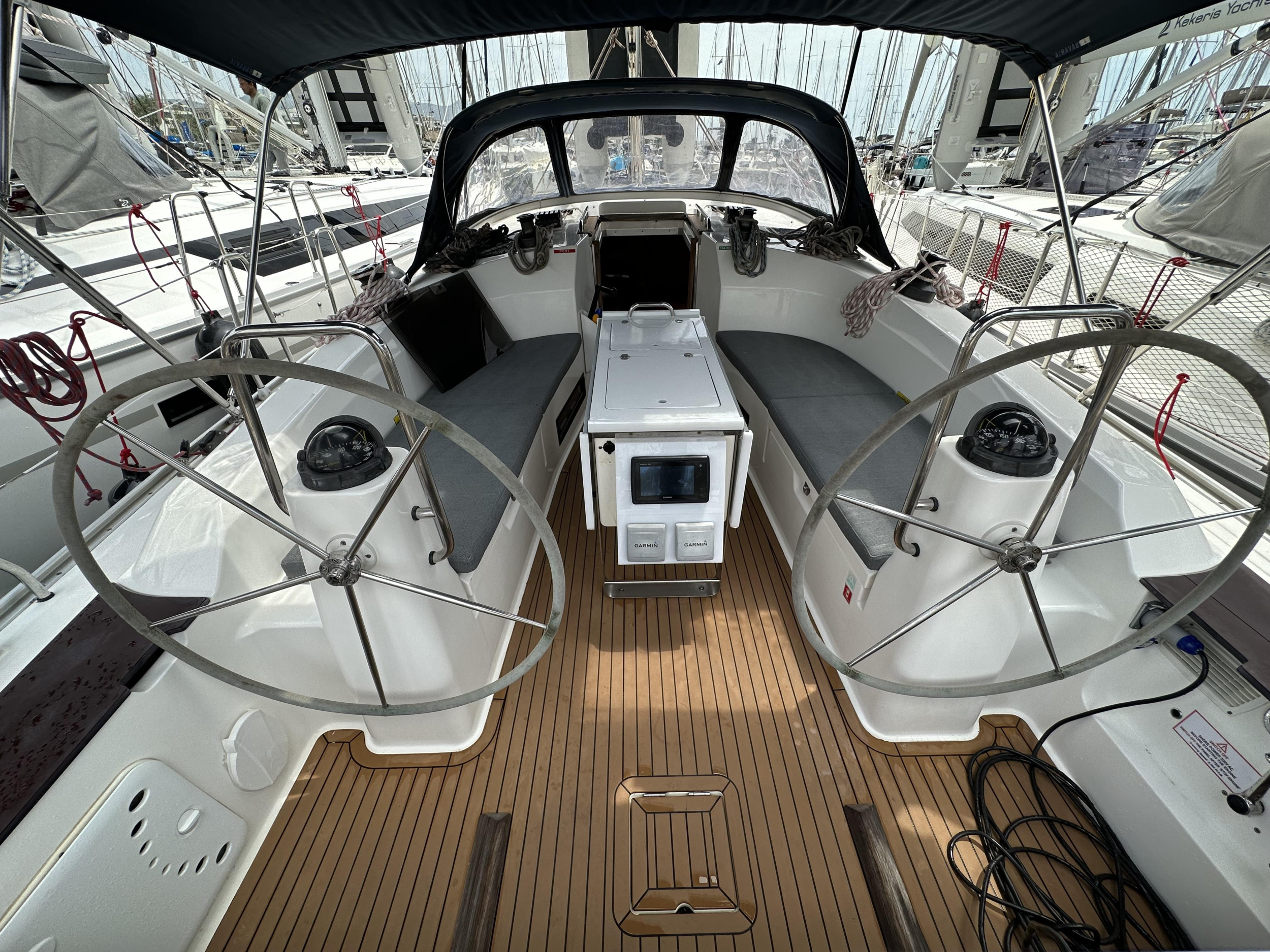 Bavaria Cruiser 40 — photo 11