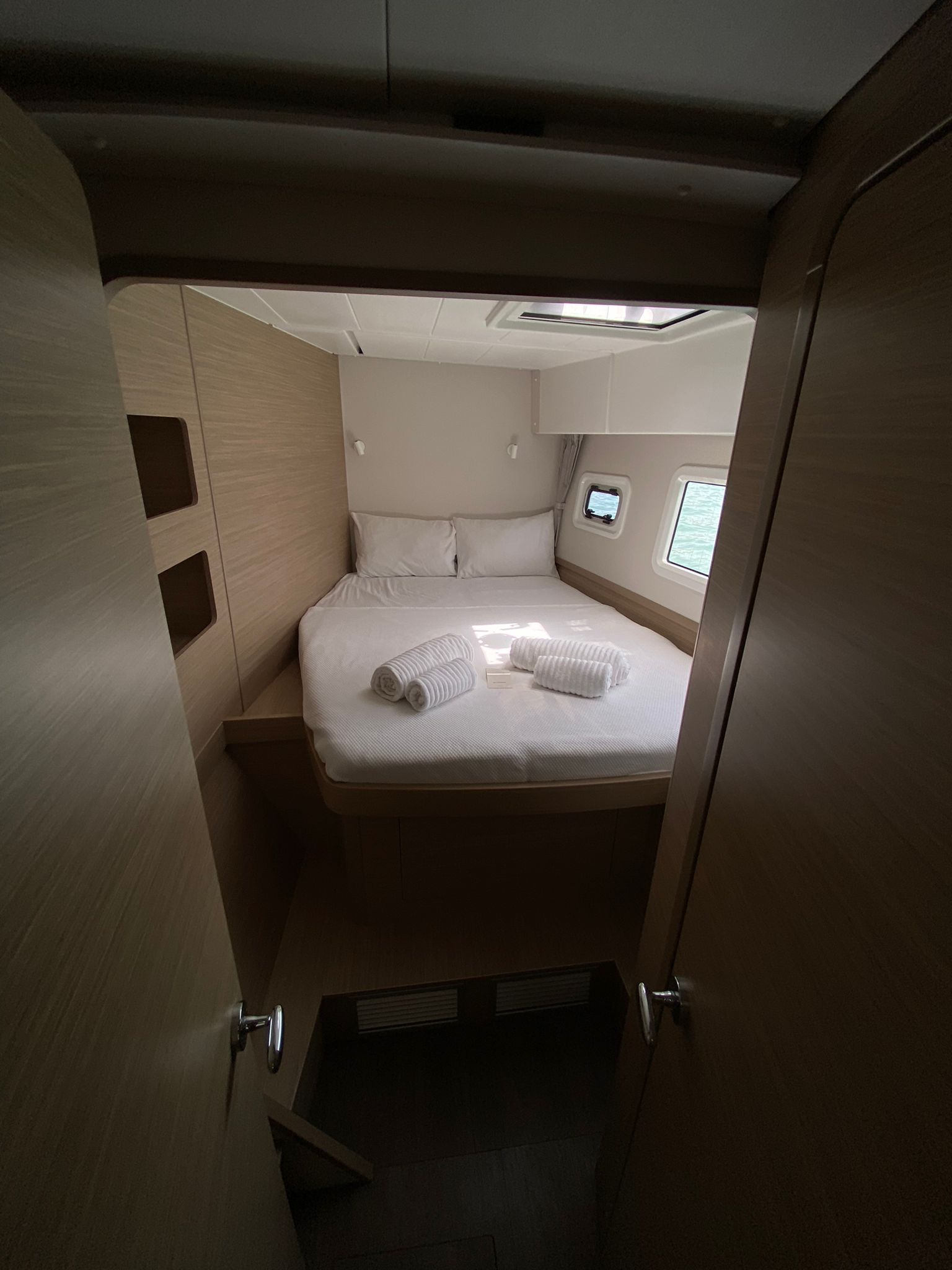 Lagoon 42 - 4 + 1 cab. — photo 5