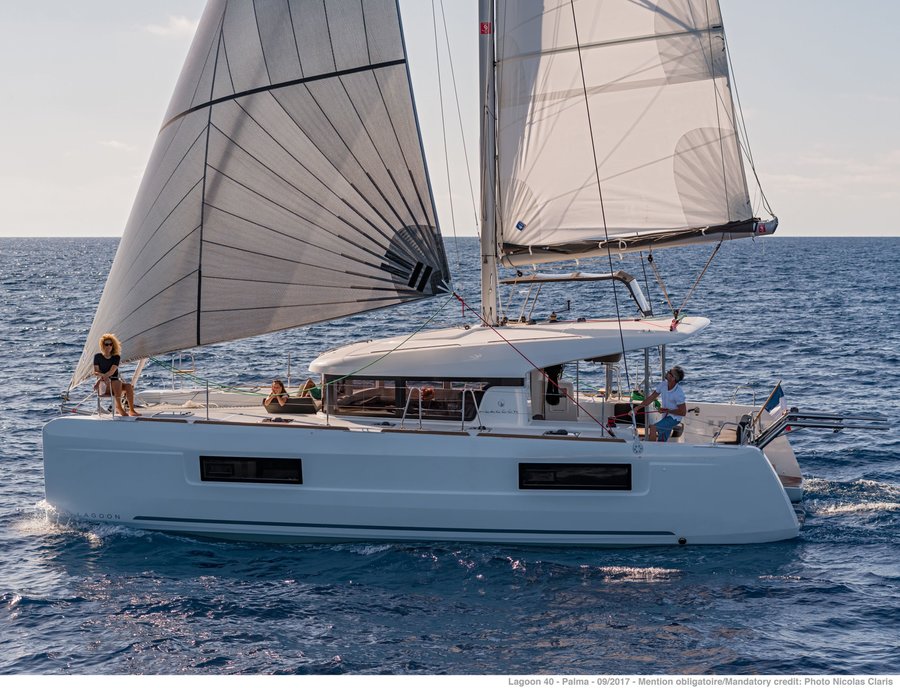 Lagoon 40 - 4 + 1 cab. — photo 1