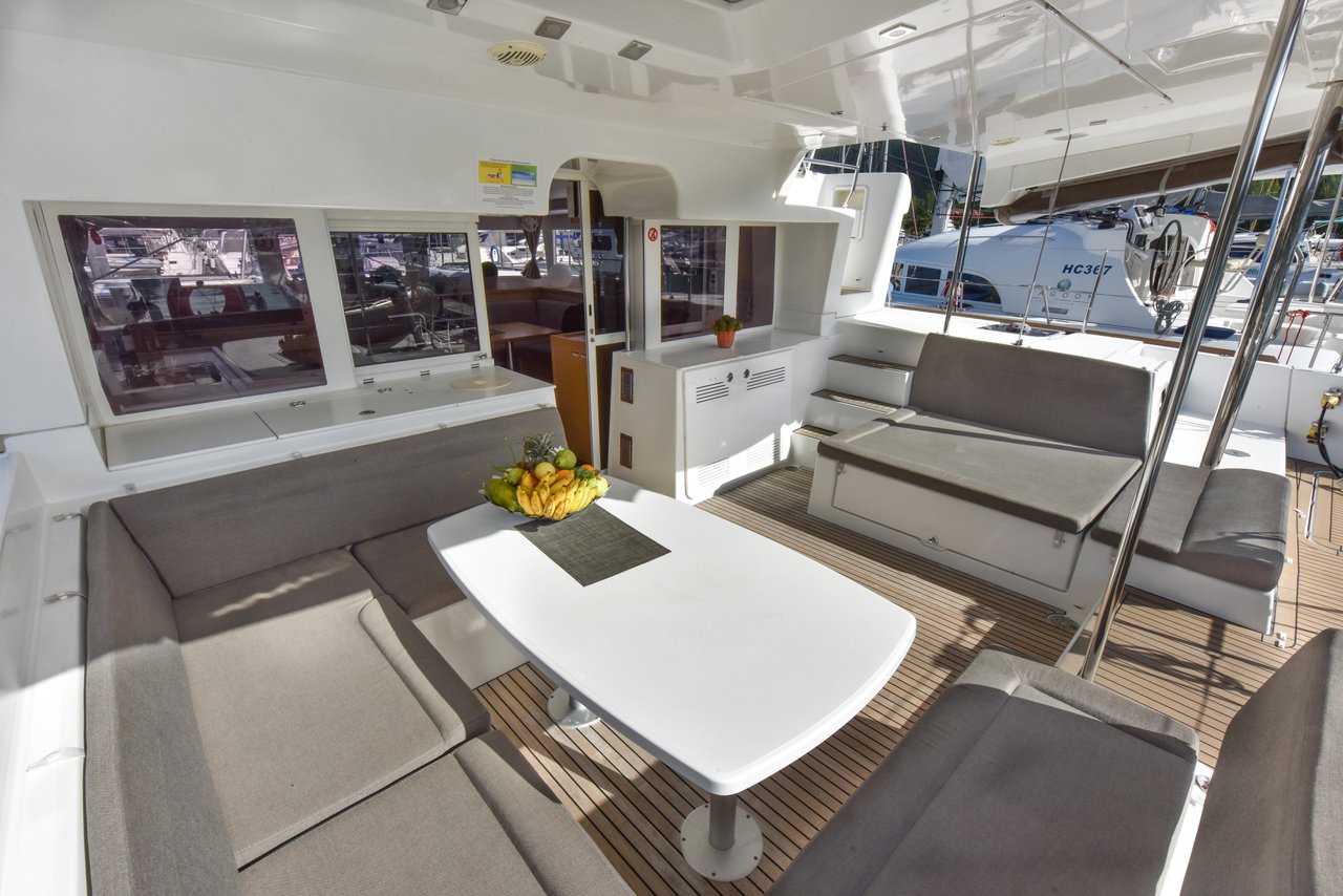 Lagoon 450 - 4 + 2 cab. — photo 12