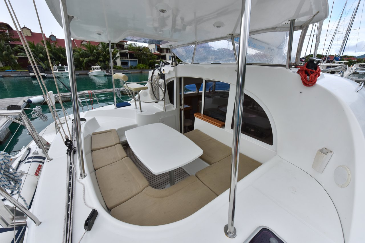 Lagoon 380 - 3 cab. — photo 5
