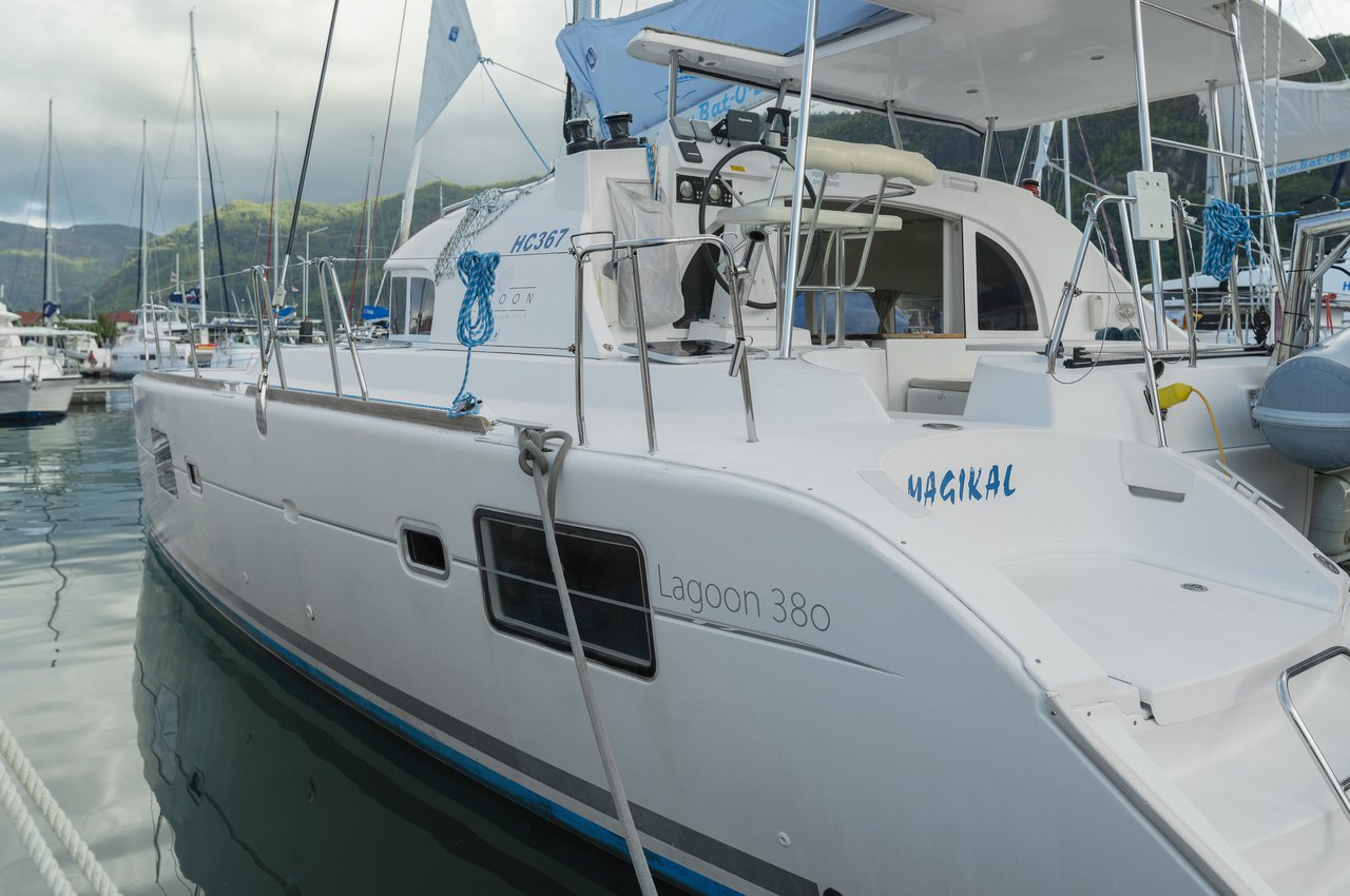 Lagoon 380 - 3 cab. — photo 7