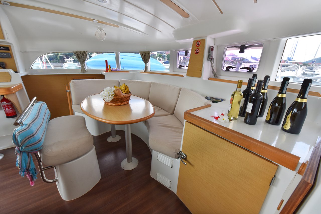 Lagoon 380 - 3 cab. — photo 10