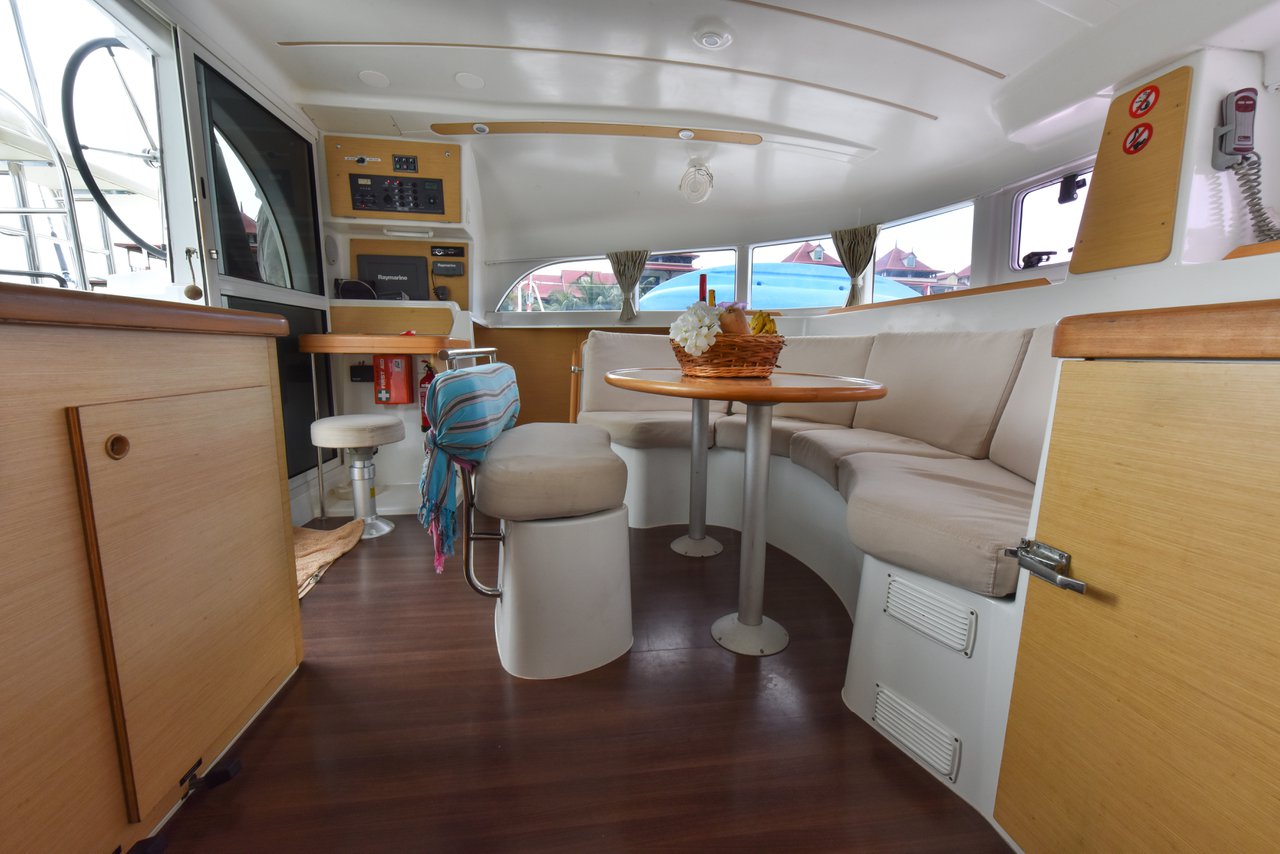 Lagoon 380 - 3 cab. — photo 11