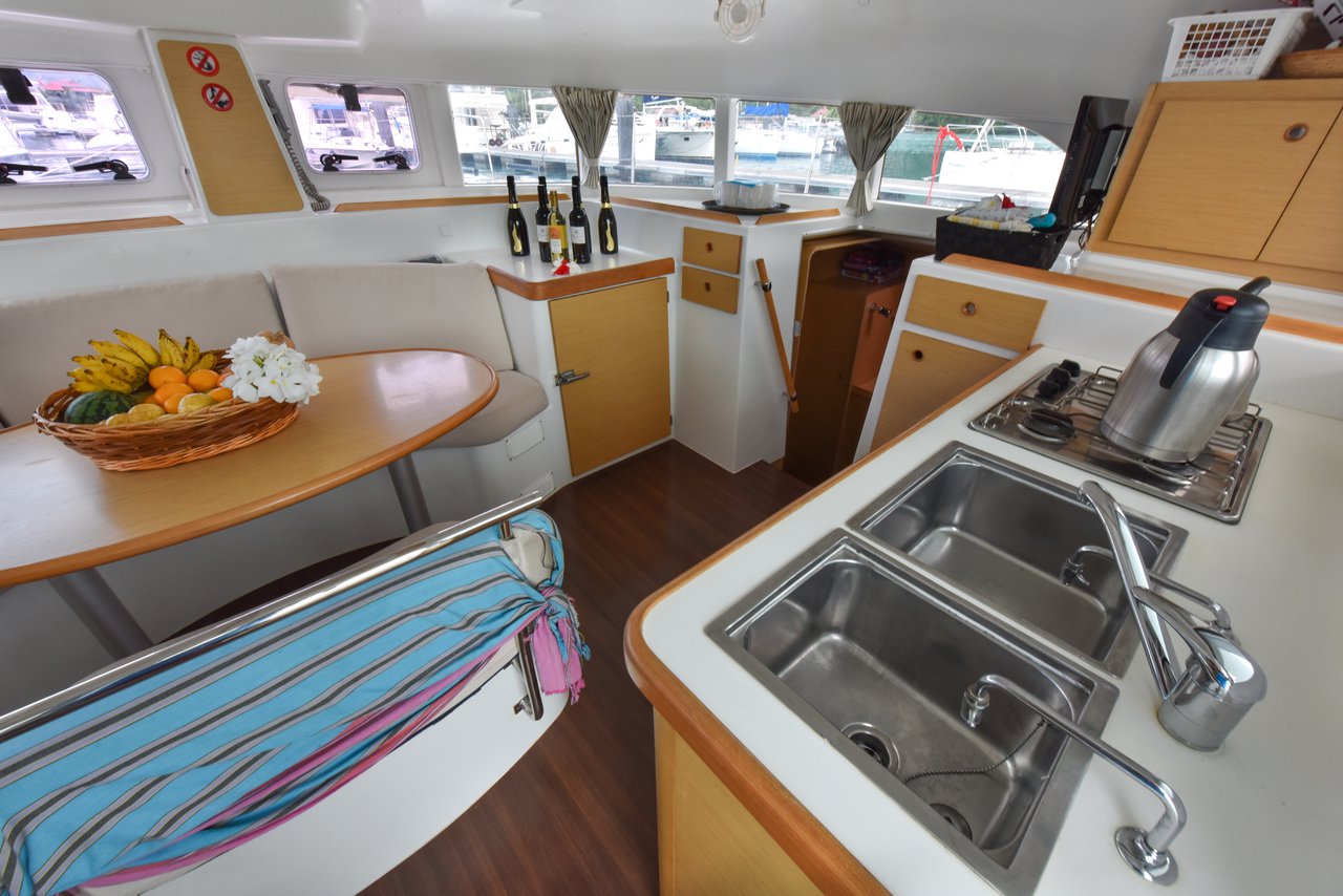 Lagoon 380 - 3 cab. — photo 14