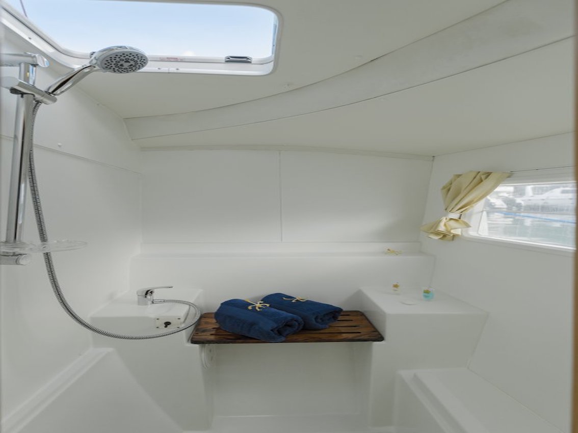 Lagoon 380 - 3 cab. — photo 20
