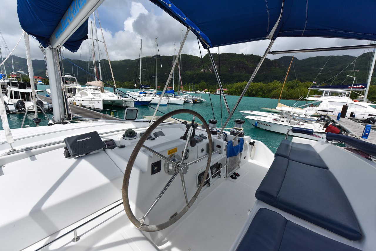 Lagoon 440 - 4 + 1 cab. — photo 8