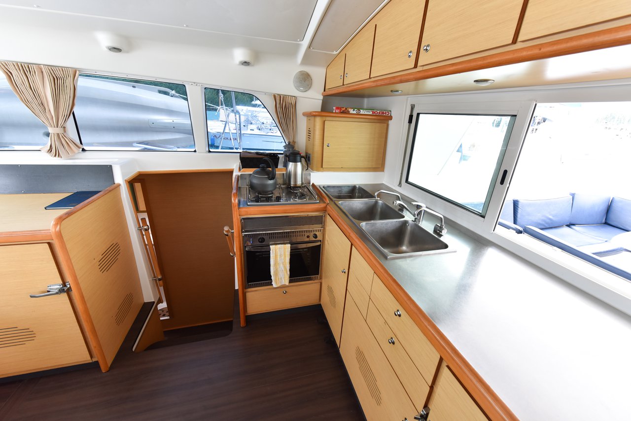 Lagoon 440 - 4 + 1 cab. — photo 17