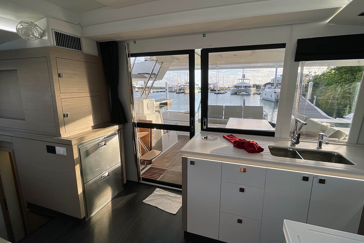 Fountaine Pajot Astrea 42 - 4 + 2 cab. — photo 19