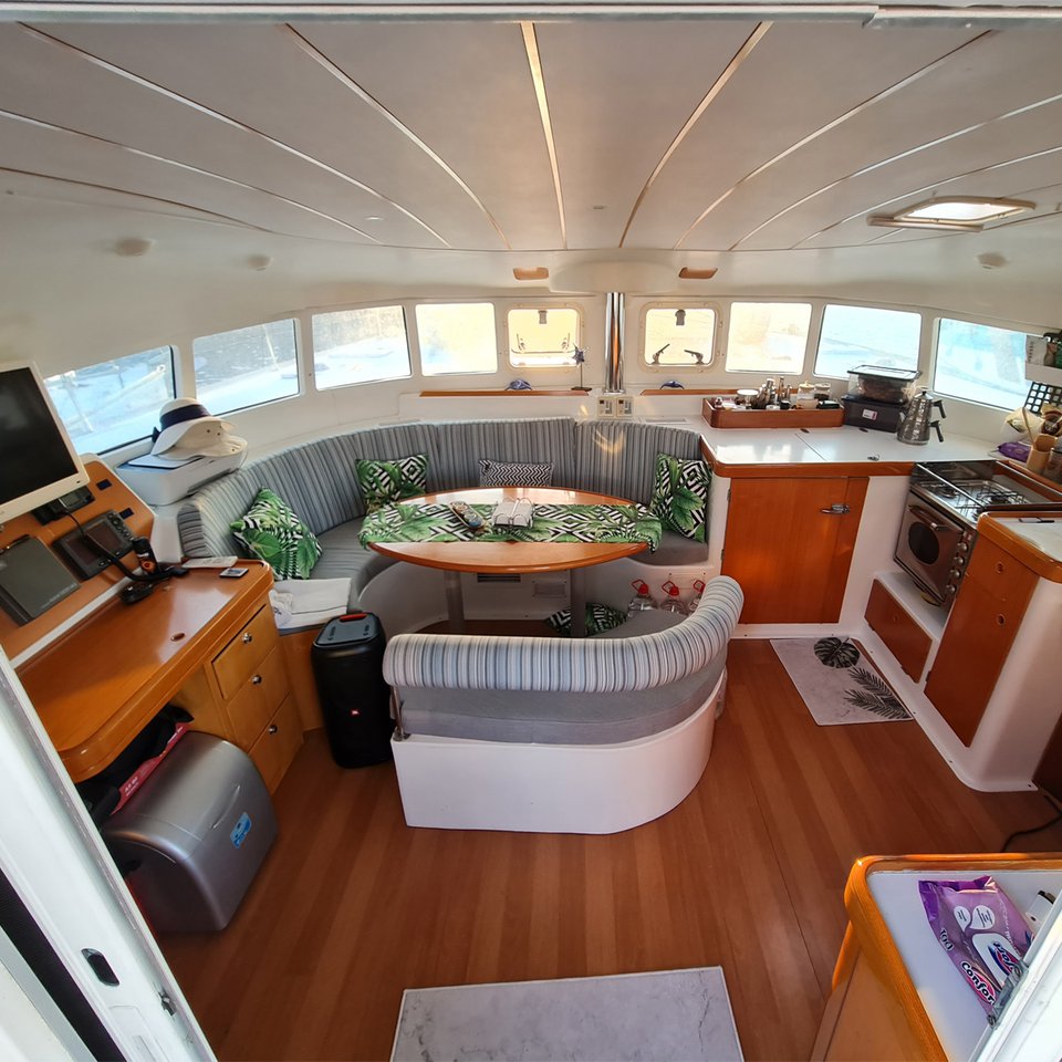 Lagoon 410 S2 - 4 + 1 cab. — photo 9