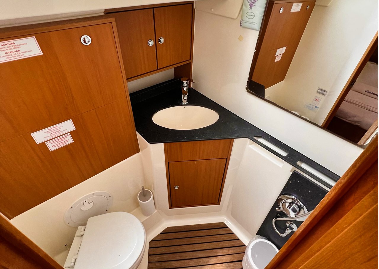 Bavaria Cruiser 45 — photo 22