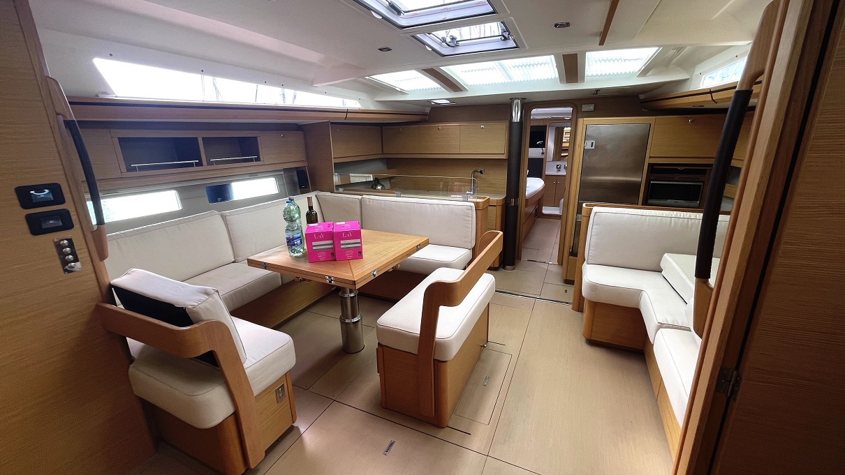 Dufour 56 Exclusive - 4 + 1 cab. — photo 2