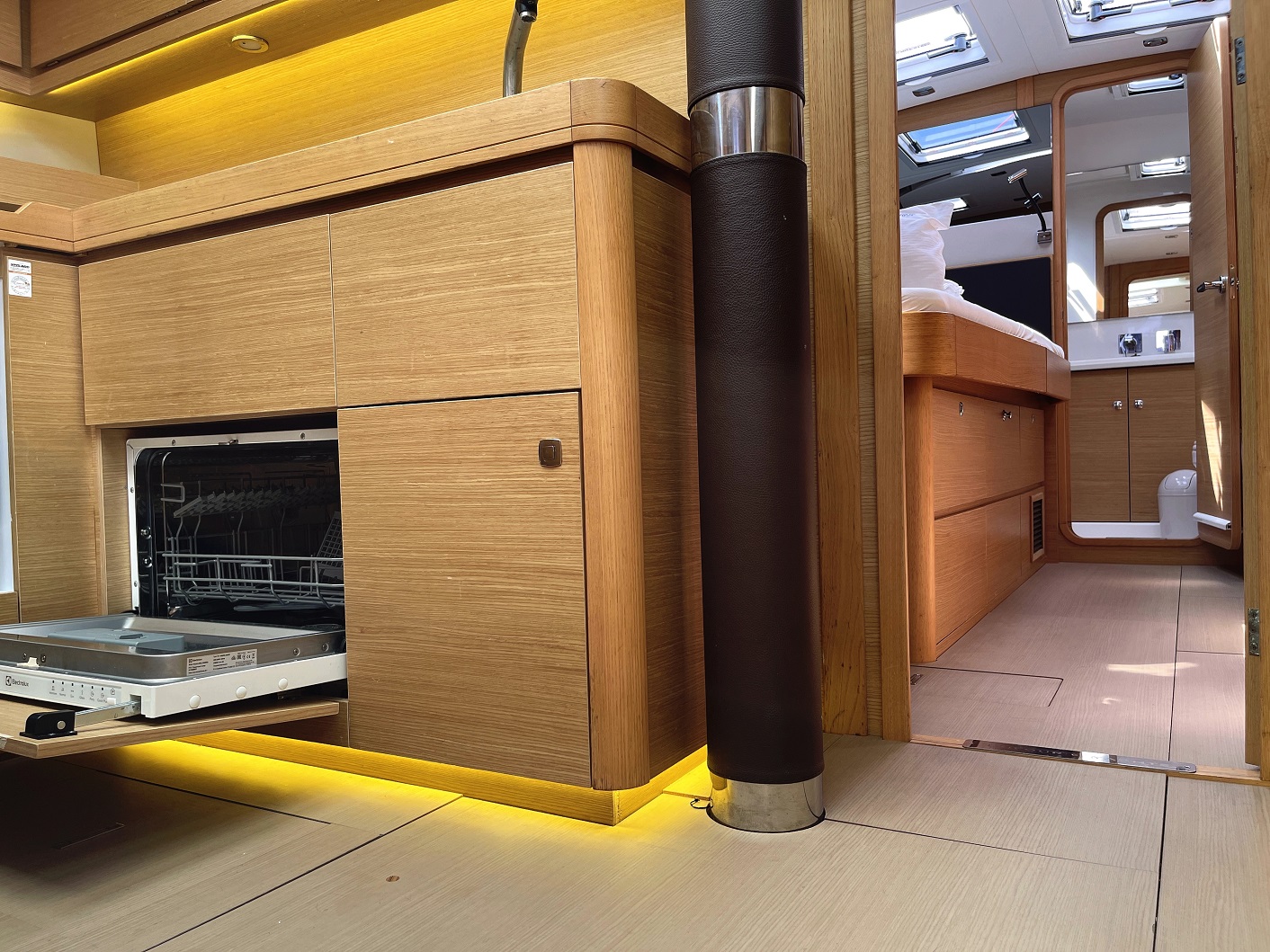 Dufour 56 Exclusive - 4 + 1 cab. — photo 9