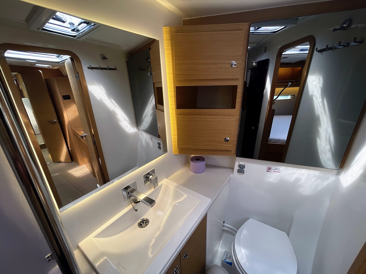 Dufour 56 Exclusive - 4 + 1 cab. — photo 12