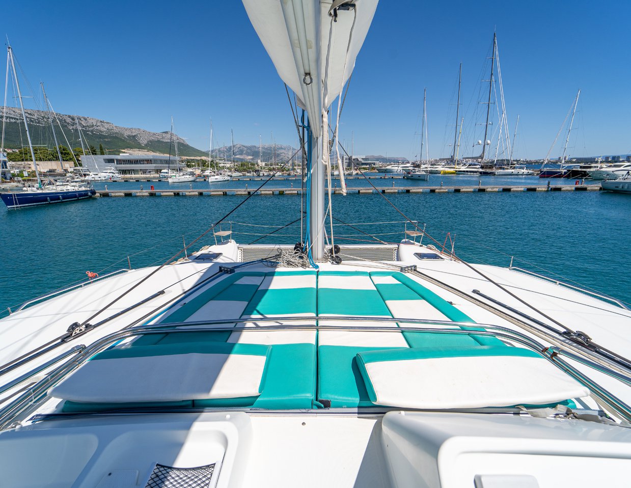 Lagoon 450 F - 4 + 2 cab. — photo 8