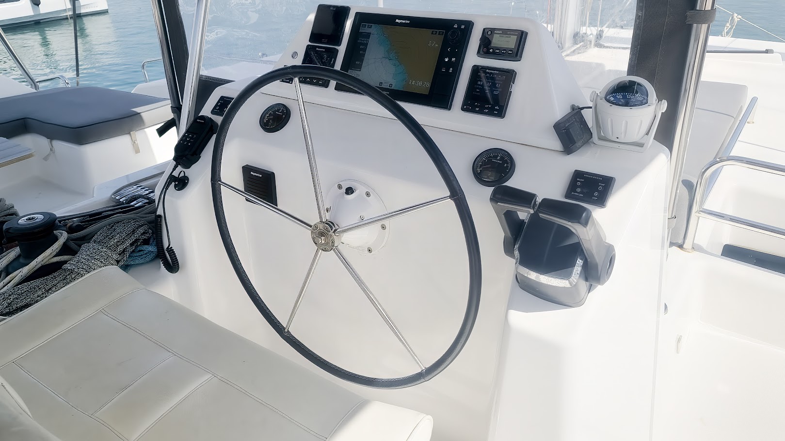 Dufour 48 Catamaran - 5 + 1 cab. — photo 5