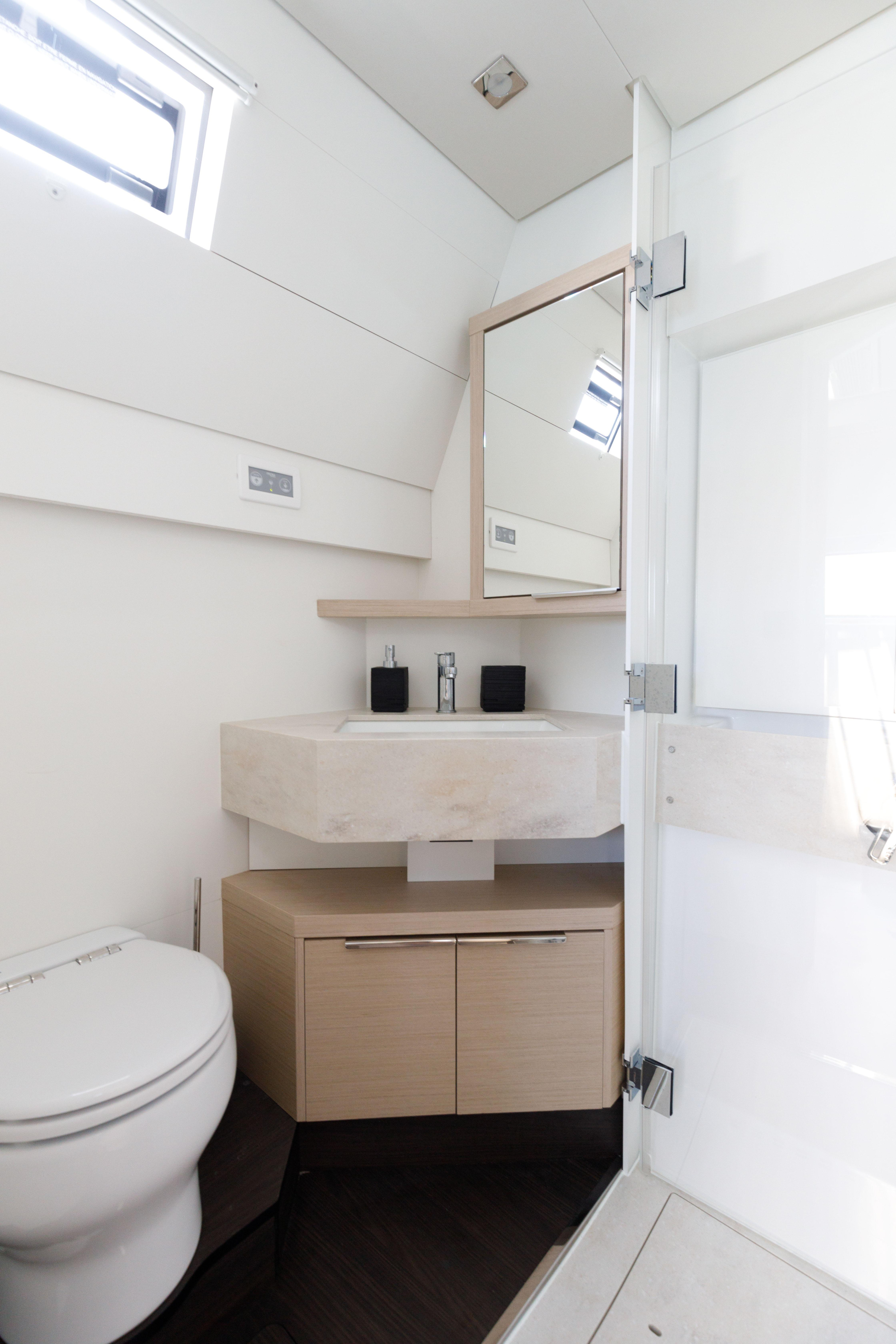 Lagoon 55 - 4 cab. — photo 14