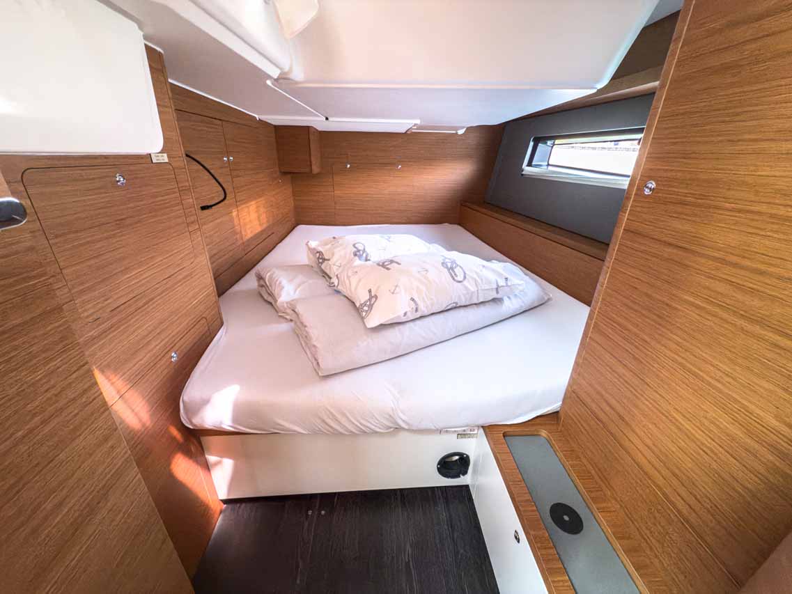 Dufour 44 - 4 cab — photo 17