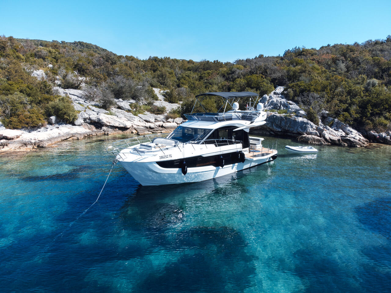 Galeon 440 Fly (Diesel) — photo 6