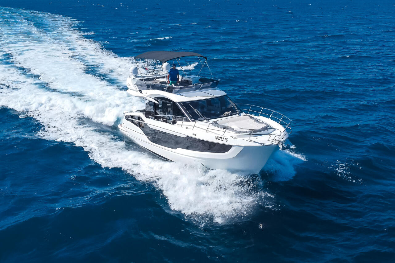 Galeon 440 Fly (Diesel) — photo 12