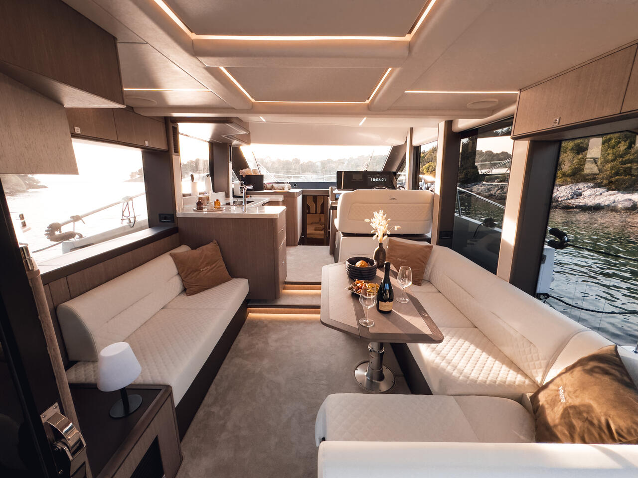 Galeon 440 Fly (Diesel) — photo 17