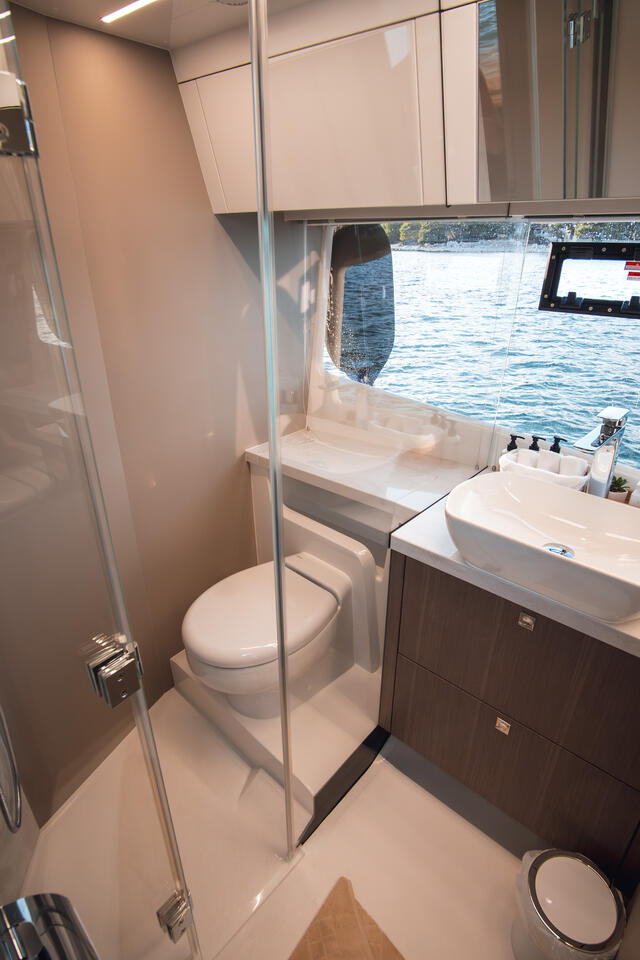 Galeon 440 Fly (Diesel) — photo 26