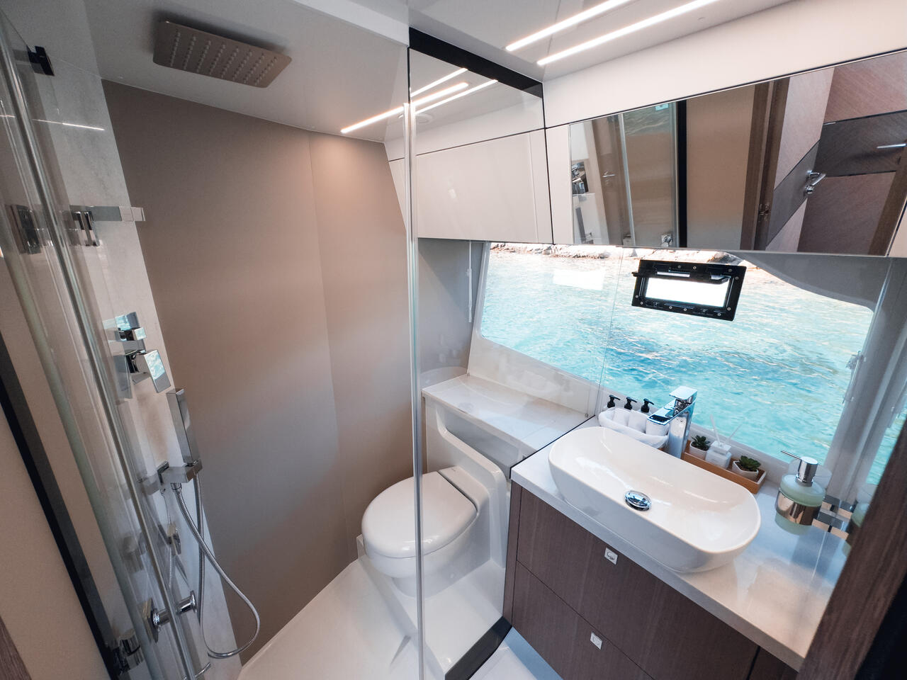 Galeon 440 Fly (Diesel) — photo 27