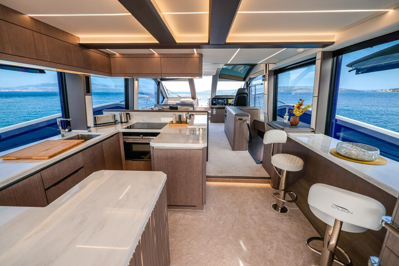 Galeon 640 Fly — photo 14