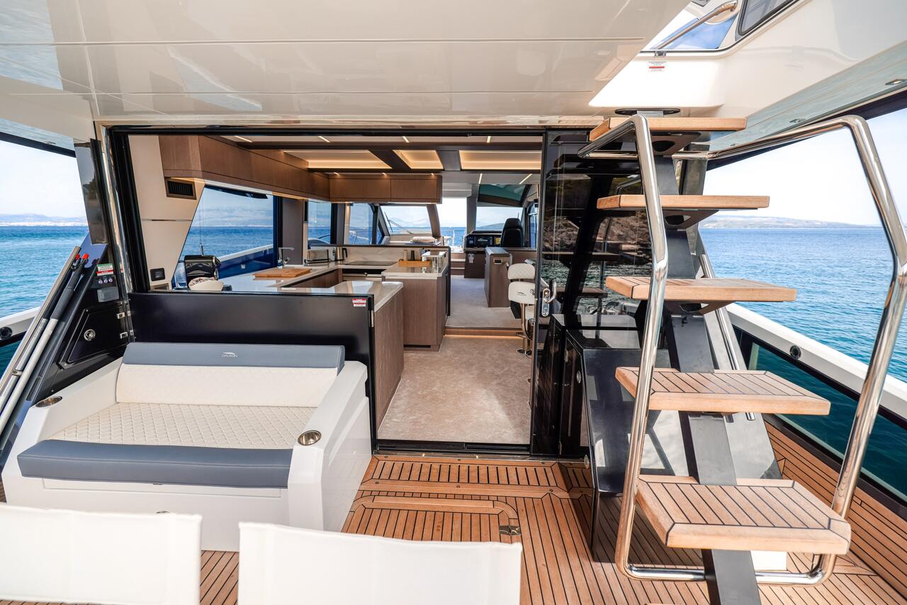 Galeon 640 Fly — photo 17