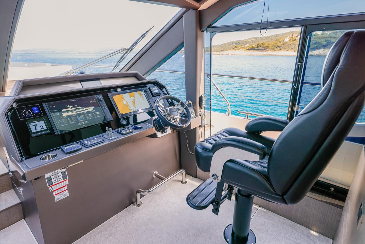 Galeon 640 Fly — photo 20