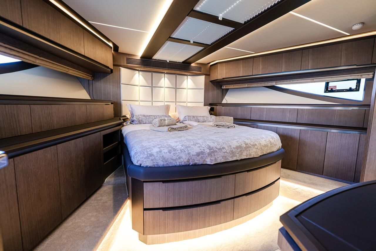 Galeon 640 Fly — photo 21