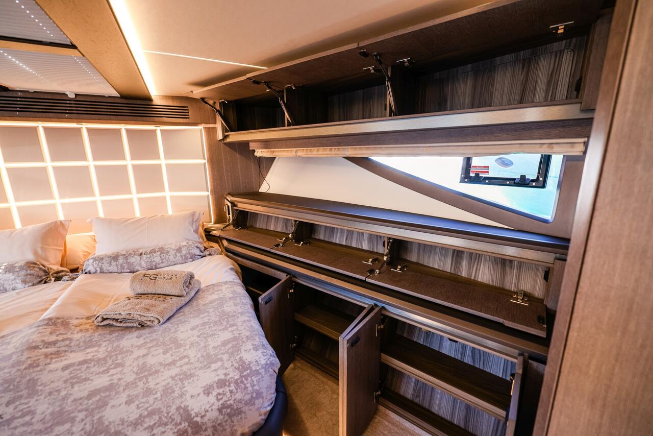 Galeon 640 Fly — photo 24